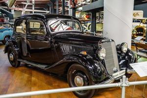 sinsheim, deutschland - mai 2022 schwarzer mercedes benz 170 v 1950 foto