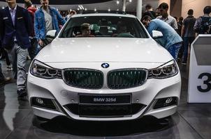 frankfurt - september 2015 bmw 325d auf der iaa international vorgestellt m foto