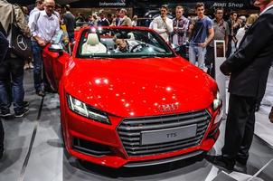 frankfurt - sept 2015 audi tts präsentiert auf der iaa international m foto