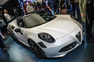 frankfurt - september 2015 alfa romeo 4c auf der iaa internatio vorgestellt foto