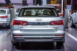 frankfurt, deutschland - september 2019 silbergrau audi a6 avant c8 50 tdi quattro kombi kombi familienauto, iaa internationale autoausstellung foto