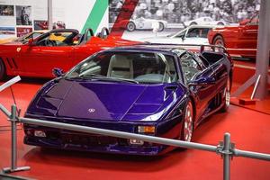 sinsheim, deutschland - mai 2022 violett lila lamborghini diablo vt roadster foto