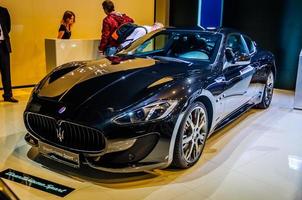 moskau, russland – aug 2012 maserati granturismo sport präsentierte sich als weltpremiere auf dem 16. internationalen automobilsalon mias moskau am 30. august 2012 in moskau, russland foto