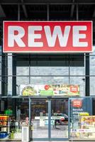 rewe eingang in potsdam foto