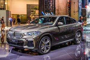 frankfurt, deutschland - september 2019 graues bmw x6 suv-auto, iaa internationale autoausstellung foto