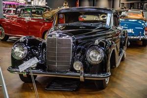 sinsheim, deutschland - mai 2022 schwarzer mercedes benz 300 sc coupe 1956 foto