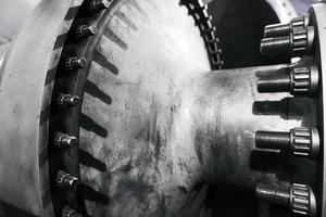 der Rotor eines Gasturbinenkompressors mit einer verschraubten Kupplungshälfte foto