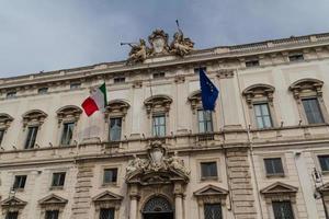 rom, das consulta-gebäude auf dem quirinale-platz. foto