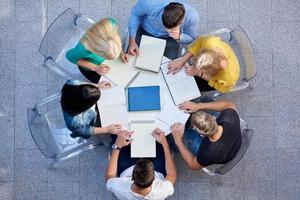 gruppe von studenten draufsicht foto