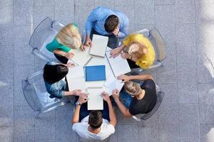 gruppe von studenten draufsicht foto