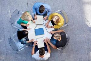 gruppe von studenten draufsicht foto