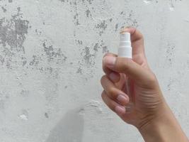 Flasche Händedesinfektionsmittel, antimikrobielles Flüssiggel, Keimprävention oder antibakterielle Hygiene foto