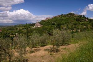 Montepulciano, Toskana, Italien - 17. Mai. Blick auf die Kirche San Biagio Toskana in der Nähe von Montepulciano Italien am 17. Mai 2013 foto