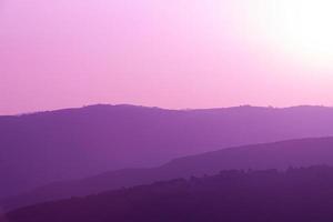 Ultraviolette lila Sommerlandschaft foto