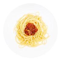 Draufsicht auf Spaghetti alla Sorrentina isoliert foto