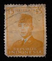 Sidoarjo, Jawa Timur, Indonesien, 2022 - Briefmarkensammlung Philatelie mit dem Thema der Illustration des ersten Präsidenten von Indonesien, Sukarno foto