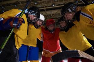 Teenager Mädchen Eishockeysportler foto