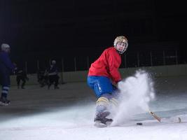 Eishockeyspieler in Aktion foto