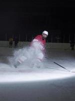 Eishockeyspieler in Aktion foto