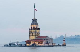 Jungfrauenturm in Istanbul foto