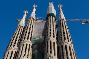 barcelona, spanien, 2022 - la sagrada familia - die beeindruckende kathedrale von gaudí, die seit dem 19. märz 1882 gebaut wird und am 28. oktober 2012 in barcelona, spanien noch nicht fertig ist. foto