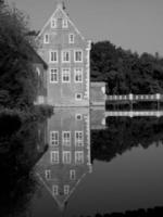 Altes Schloss im deutschen Münsterland foto