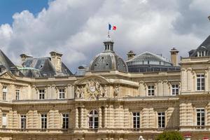 fassade des luxemburger palastes palais de luxembourg in paris, frankreich foto