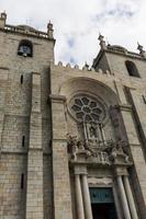 Panoramablick auf die Kathedrale von Porto Se Porto, Portugal foto