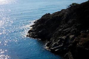 Blick auf die Klippen der katalanischen Costa Brava foto