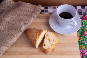Kaffee und Brot foto