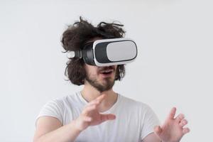 Mann mit Headset der virtuellen Realität foto