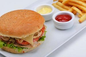 Hamburger auf weißem Hintergrund foto