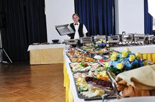 Blick auf das Essen vom Buffet foto