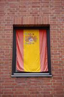 Flagge von Spanien im Fenster foto