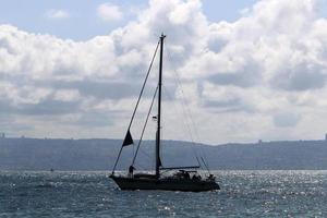 wolken am himmel über dem mittelmeer. foto