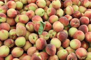 Gemüse und Obst werden auf einem Basar in Israel verkauft. foto