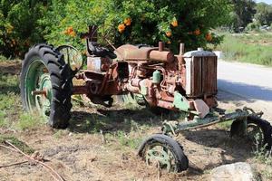 haifa israel 29. oktober 2020. alte landmaschinen in einem kibbuz in israel. foto