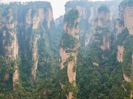 schöner berg von yuanjiajie oder avartar berg im zhangjiajie national forest park im wulingyuan bezirk zhangjiajie stadt china foto