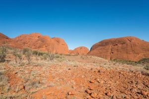 die landschaftslandschaft des kata tjuta nationalparks des nördlichen territoriums von australien. foto