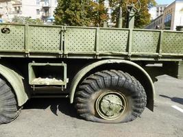 kiew, ukraine - 23. august 2022 schwere militärische ausrüstung im kampf zerstört foto