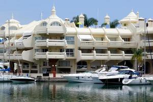 Benalmadena, Andalusien, Spanien - 9. Mai. Blick auf den Yachthafen von Benalmadena, Spanien am 9. Mai 2014 foto