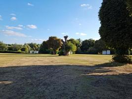 Luftaufnahme des Cricket-Platzes im örtlichen öffentlichen Park von Hemel Hempstead England Großbritannien foto