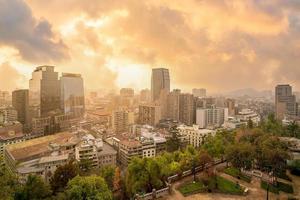 Skyline der Innenstadt von Santiago Stadtbild von Chile foto
