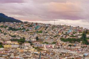Blick auf das historische Zentrum von Quito foto