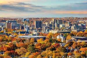 New Haven City Downtown Skyline Stadtbild von Connecticut im Herbst foto