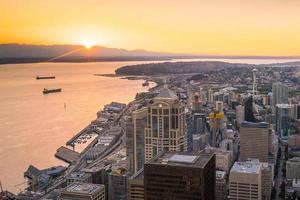 Blick auf die Skyline der Innenstadt von Seattle foto