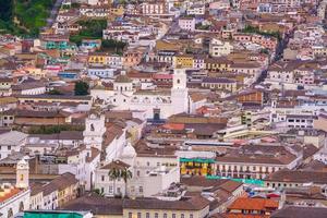 Blick auf das historische Zentrum von Quito foto