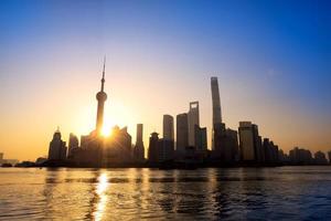 Shanghai bei Sonnenaufgang foto