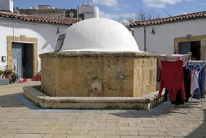 Weiße Häuser im Stadtteil Samanbahce in Nikosia, Zypern foto