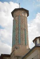 Minarett von Ince Minarett Medrese als Museum für Stein- und Holzkunst in Konya, Türkei foto